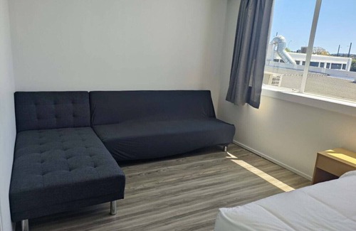 Auckland Apartment | 2 Double 5 Single 2 Sofa Beds Suite 1