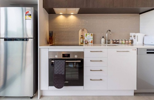 Christchurch Apartment | 2BR Townhouse: Cosy, Close to City, Car Park