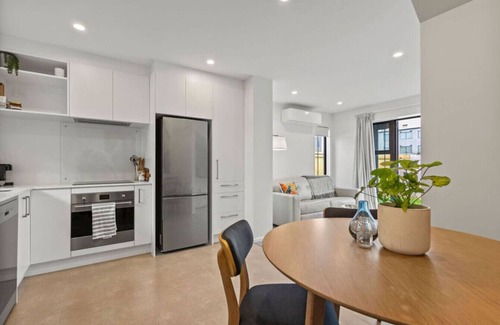Christchurch City Centre House | 2BRM 2BTH 1 min walk to Town Hall