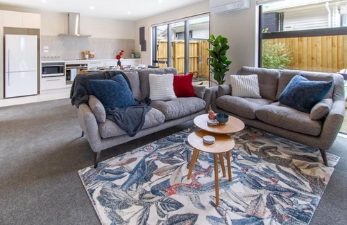 Riccarton Apartment | 3 Bed 2.5 Bath Riccarton W/Games room