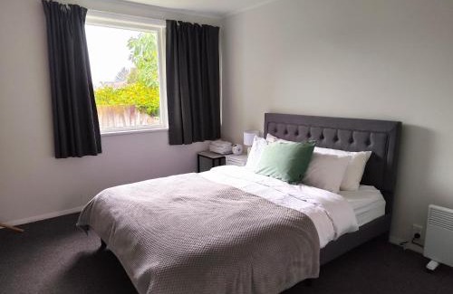Hamilton House | 3 Bedroom and big yard