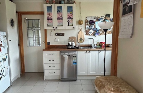Owaka House | 3-Bedroom Family Cottage with Stunning Rural Views in The Catlins
