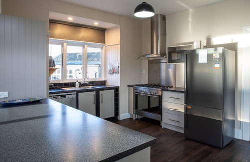 Methven House | 3 bedroom villa, close to town, dog friendly