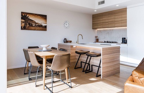 Raglan House | 3 x Townhouses Central Modern