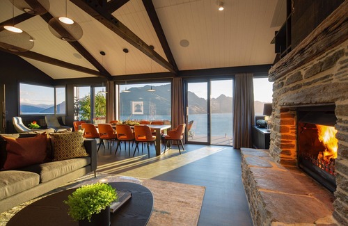 Queenstown House | 38 Edinburgh by MajorDomo - Premium 6 bedroom Home Close to town