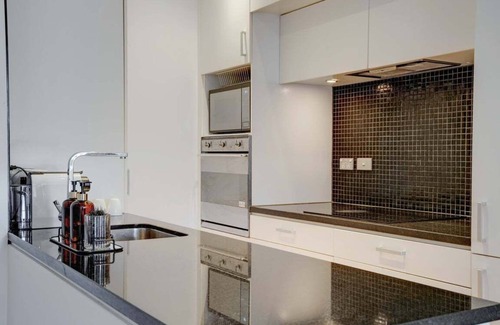Eden Terrace Apartment | 3B/15 Fleet Street, Auckland