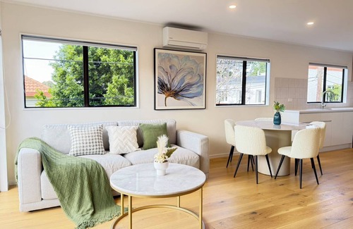 Epsom Villa | 3BR Villa Near CBD & One Tree Hill