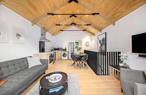 Queenstown Apartment | 4 Bedroom, Brand New, Modern Mountain View Paradise