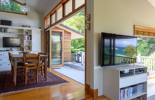 Kaiteriteri House | 5-Bedroom Beach Retreat