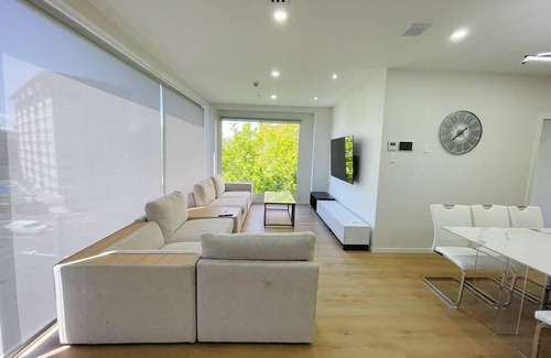 Auckland Central Business District Apartment | 5-Bedroom Gem in Auckland CBD