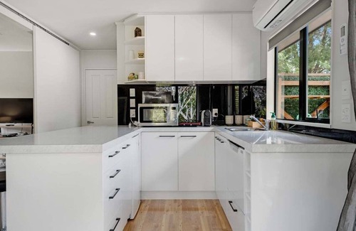 Greenhithe Apartment | 53a Chester Avenue