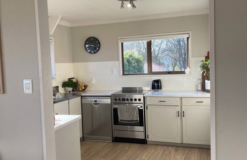 Leamington House | A-frame with pool central Cambridge