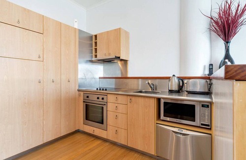 Auckland Central Business District Apartment | A Guest Favourite on Princes Wharf — Harbour Views