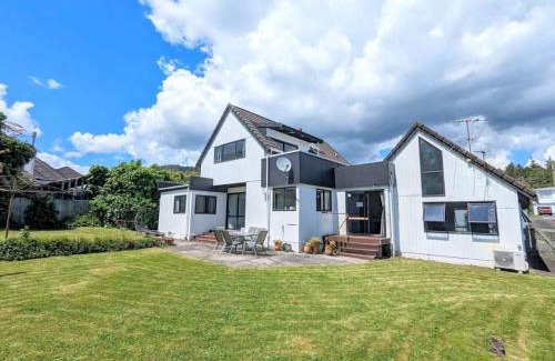 Lynmore House | A HOME with spa pool & Ride to Redwood forest