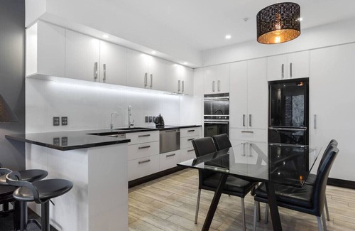 Auckland Central Business District Apartment | A Viaduct Institution 2 Bed 2 Bath at Latitude 37