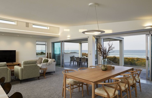 Mount Maunganui House | Absolute Beachfront Luxury