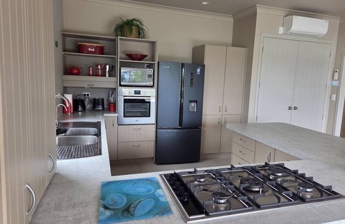 Opua Cottage | Absolute Waterfront Cottage - Winterless North, Opua