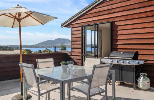 Acacia Bay House | Acacia Views - Acacia Bay Holiday Home