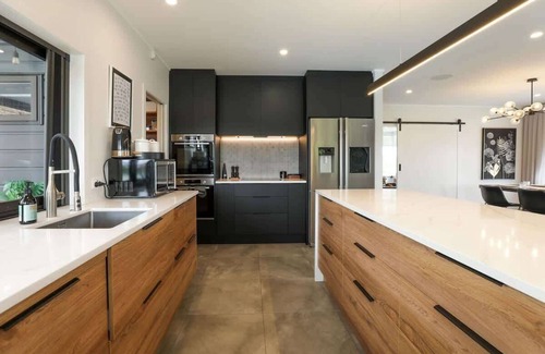 Rotorua House | Airport Oasis - Pool, Spa, Games, Sleeps 11