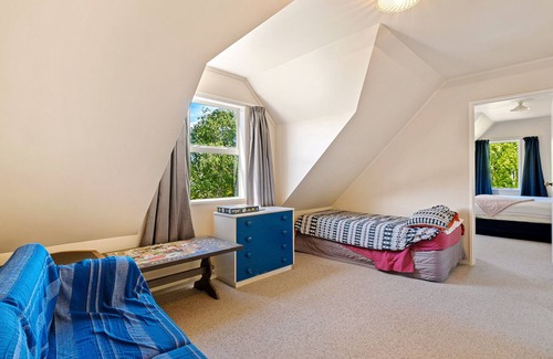 Albert Town Cottage | ALBERT TOWN RELAX - ALBERT TOWN HOLIDAY HOME, with a garden in Wanaka