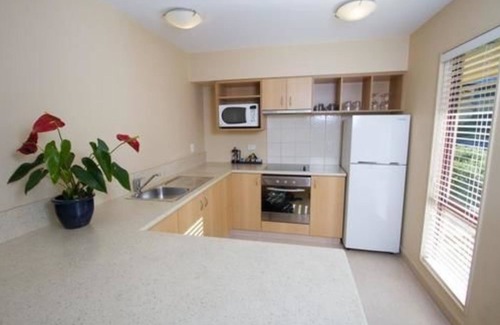 North Dunedin Hotel | Alhambra Oaks Motor Lodge