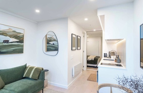 Te Aro Apartment | Alpha Te Aro | 1BR | Indoor Pool + Gym
