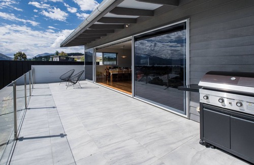 Wanaka Cottage | ALPINE ATTITUDE - WANAKA HOLIDAY HOME, family friendly in Wanaka