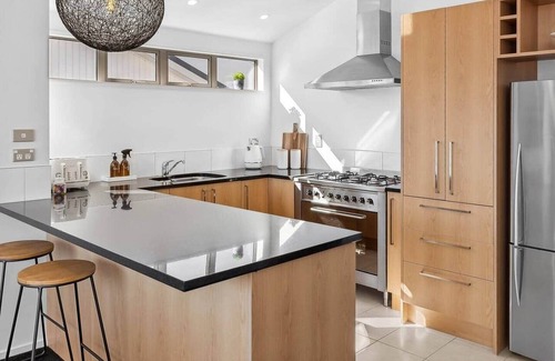 Wanaka Apartment | Alpine Four with Views