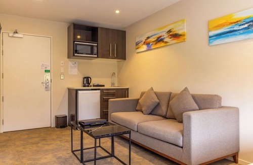 Upper Riccarton Hotel | Alpine Hotel