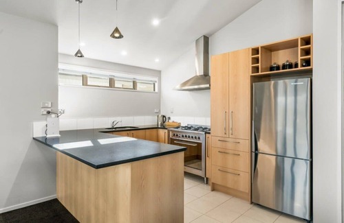 Wanaka House | Alpine Retreat - 5 Bedroom
