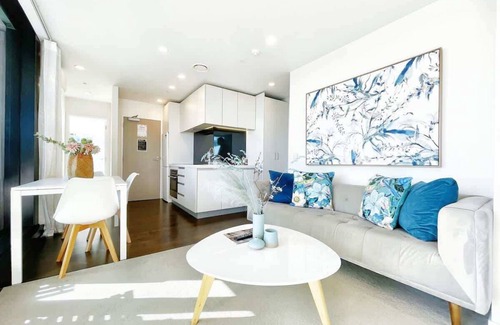 Auckland Central Business District Apartment | Amazing Harbour & Sea View 2Bd & 2Bth with Aircon Near Skytower & Britomart