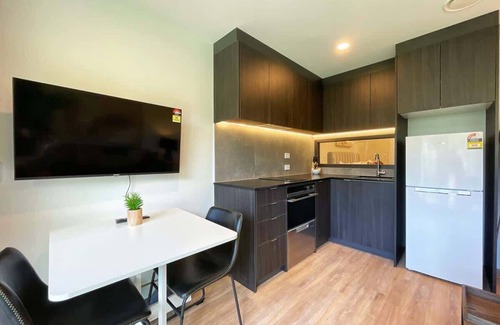 Newton Apartment | Amazing SkyTower & Park View vs Aircon, Pool & Gym