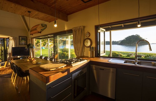 Tutukaka House | An Exceptional Beachfront Retreat Spectacular harbour views - Tutukaka Harbour