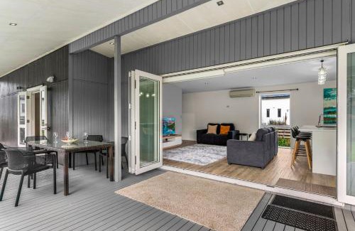 Mangawhai Heads House | Anchors Away - Mangawhai Heads Holiday Home