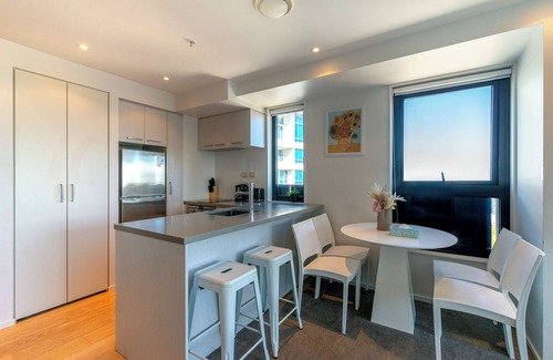 Auckland Central Business District Apartment | Apartment with Brilliant views in Auckland CBD
