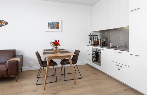 Auckland Central Business District Apartment | Apartment with Sweeping City Views