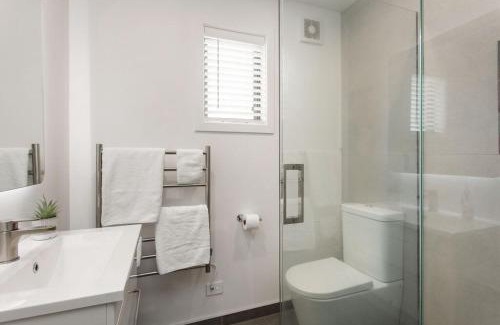 Linwood Apartment | Appt 2 on Armagh 2Bdrm 2 Bthrm Free Park