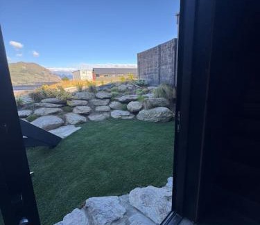 Wanaka House | Architectural lake-view home, Blue Velvet