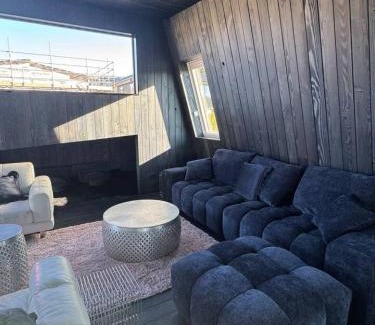 Wanaka House | Architectural lake-view home, Blue Velvet