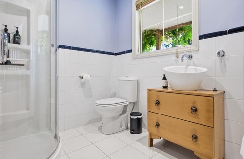 Arrow Junction House | Arrow Junction Cottage