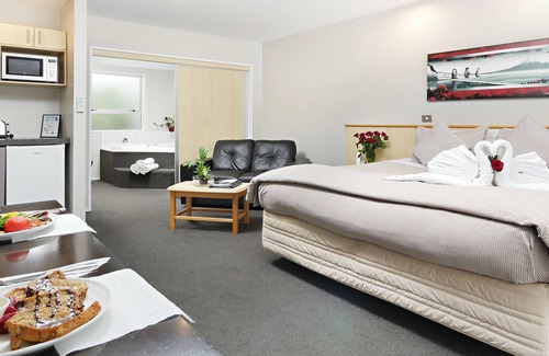 Sherborne Street Apartment | Arthur's Court Motor Lodge