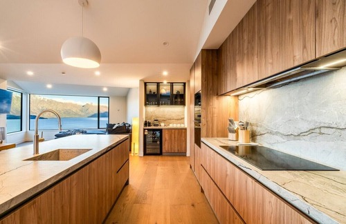 Fernhill House | Aspen Ridge by MajorDomo - Brand New 4-Bedroom Villa