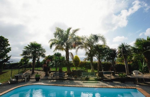 Katikati Hotel | ASURE Kaimai View Motel