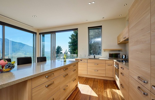 Kaikoura House | Ata Rangi Lodge - Kaikoura Holiday Home