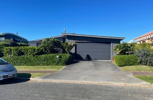 Surfdale House | Attractive sunny house with wonderful views