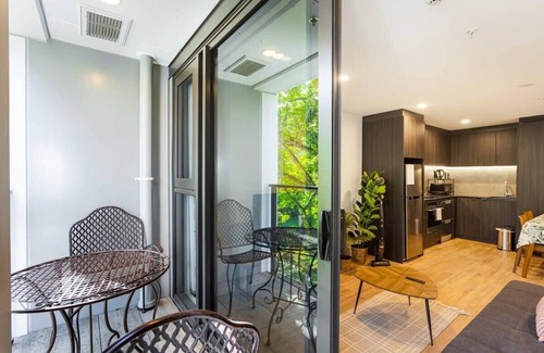 Newton Apartment | Auckland City Charm - 2BR Haven by Zodiak Stays