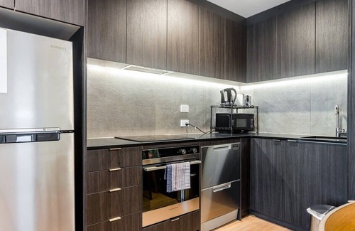 Newton Apartment | Auckland City Charm - 2BR Haven by Zodiak Stays