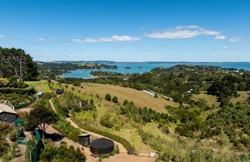 Palm Beach House | Awaawa Yurts - Papatūānuku