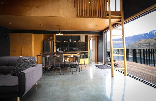 Queenstown Apartment | Award Winning Architecturally Designed Pad.
