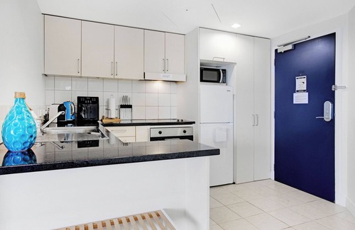 Takapuna Resort | Aweome 1BR Apartment Kitchen Tennis Gym Swimming Pool